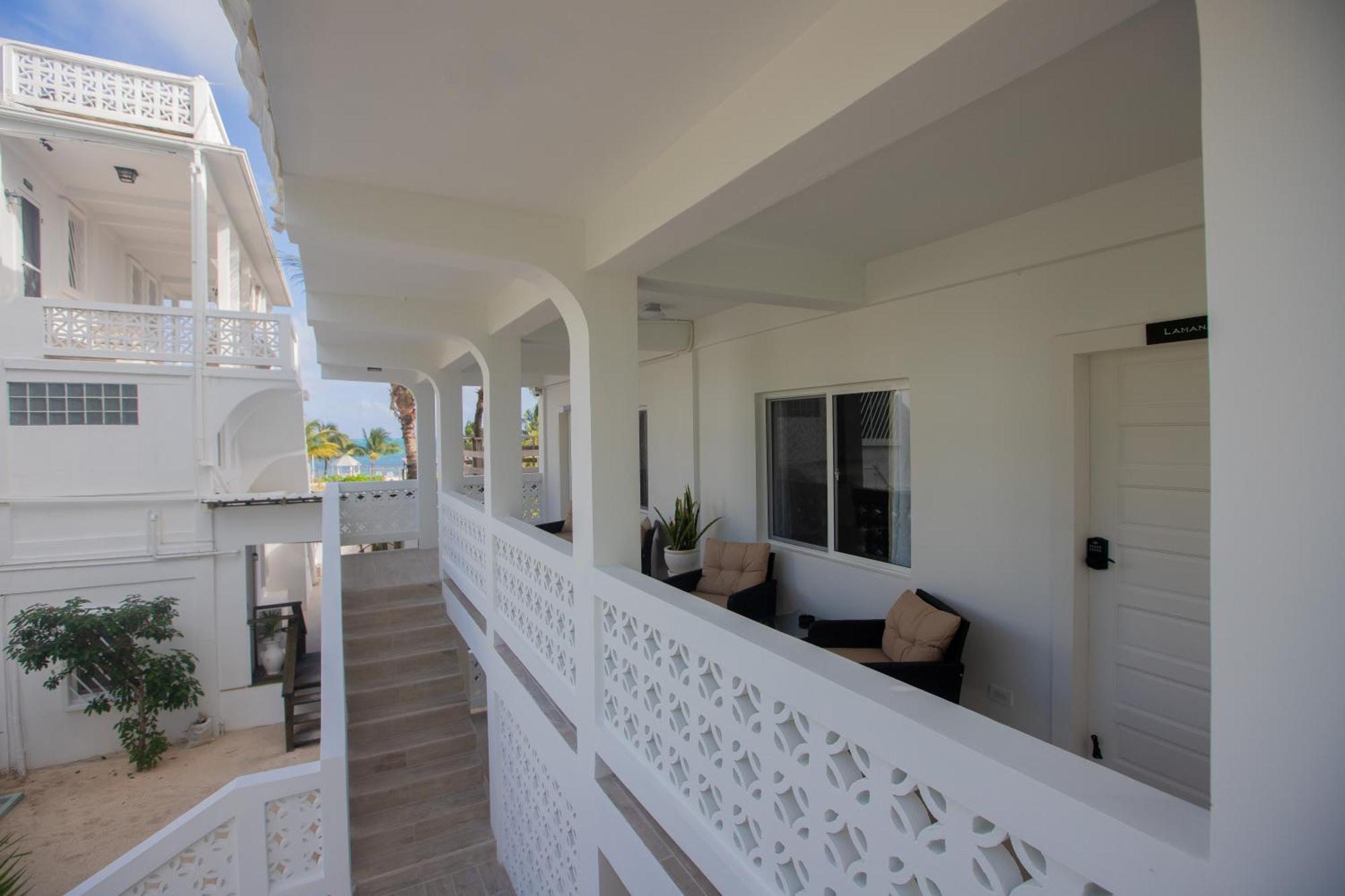 Treetops Hotel Caye Caulker Extérieur photo