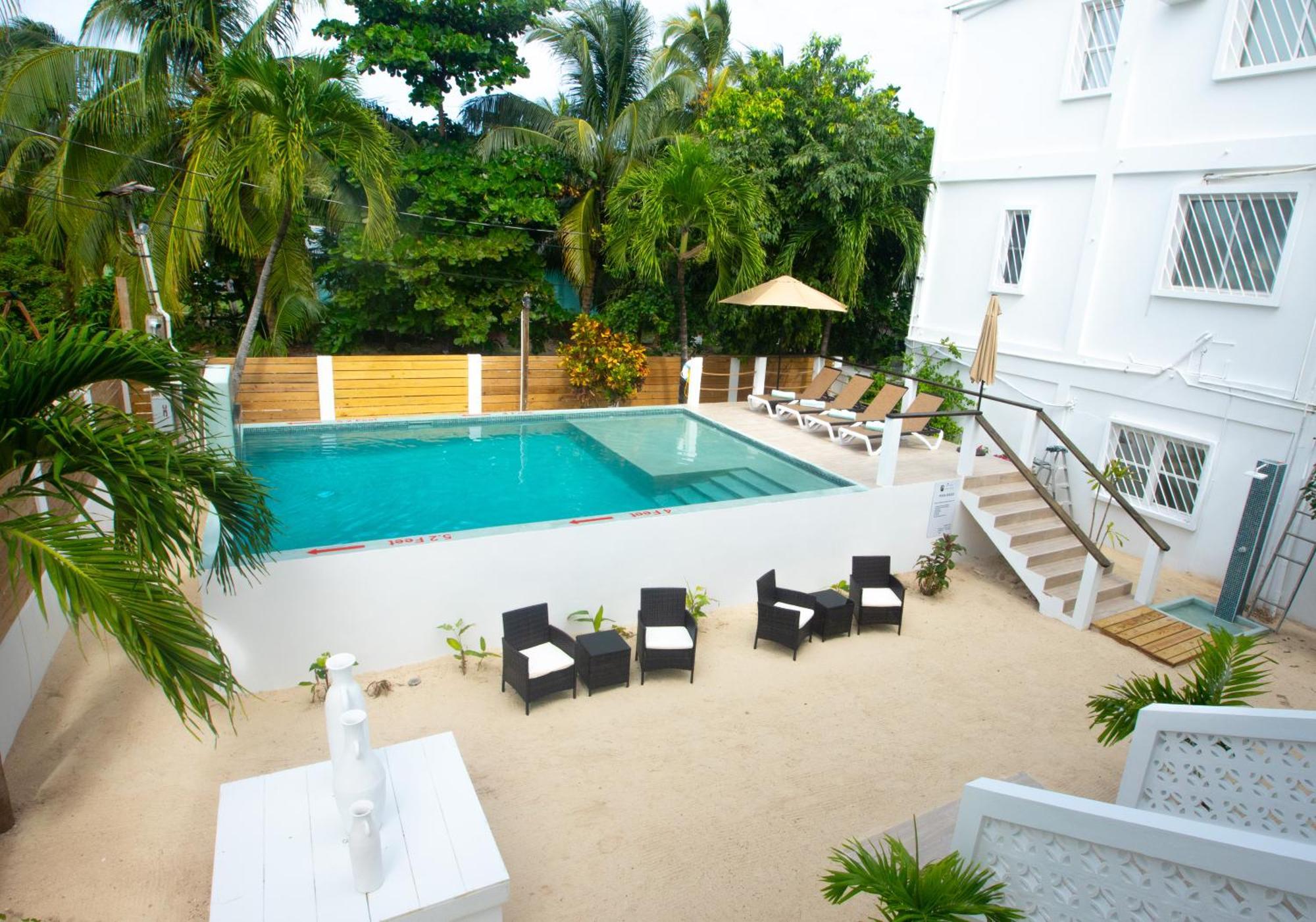 Treetops Hotel Caye Caulker Extérieur photo