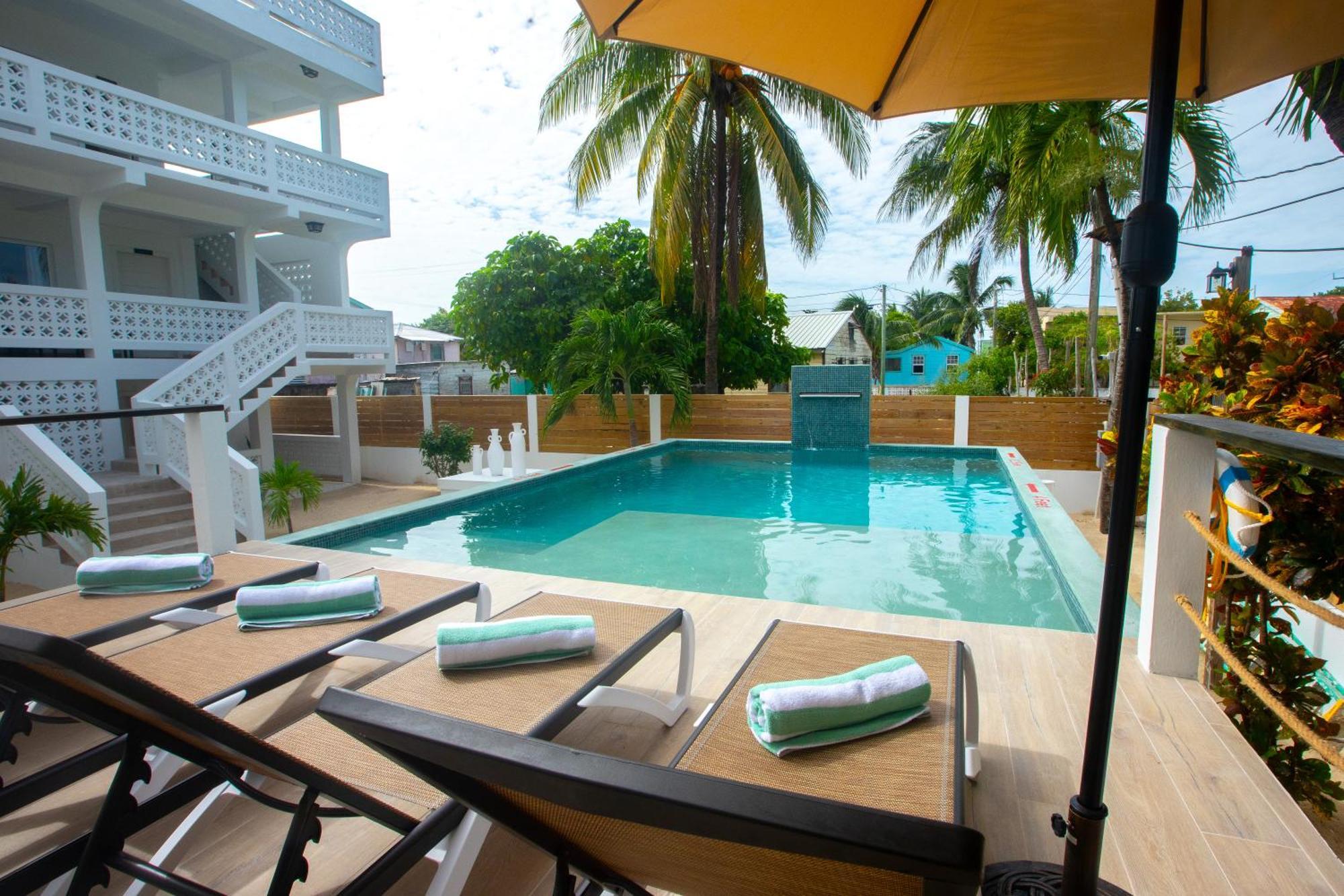 Treetops Hotel Caye Caulker Extérieur photo
