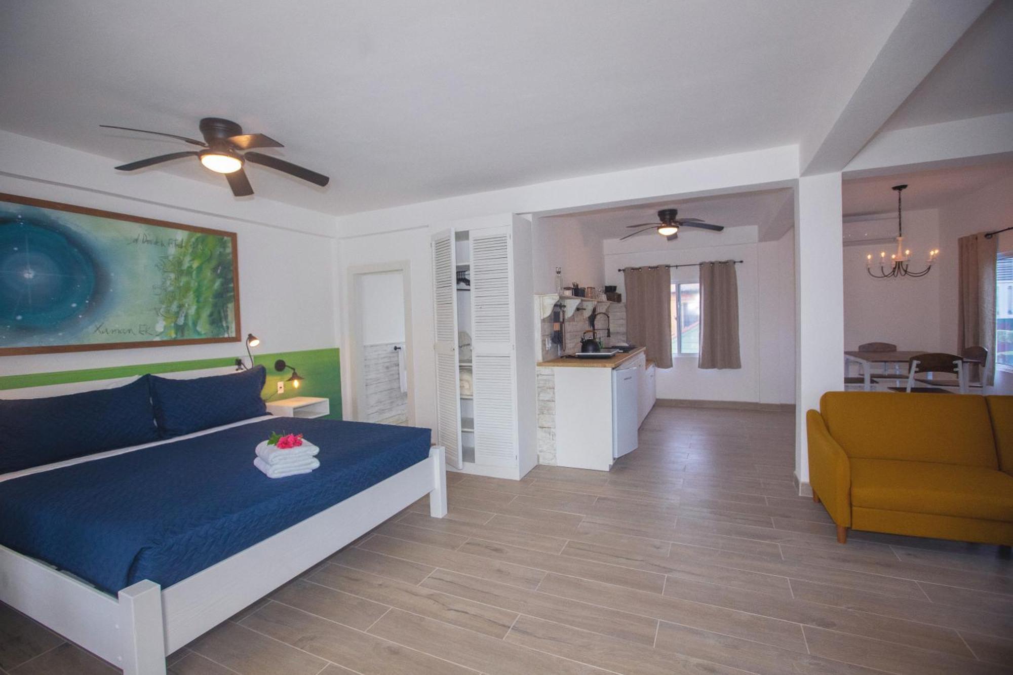 Treetops Hotel Caye Caulker Extérieur photo