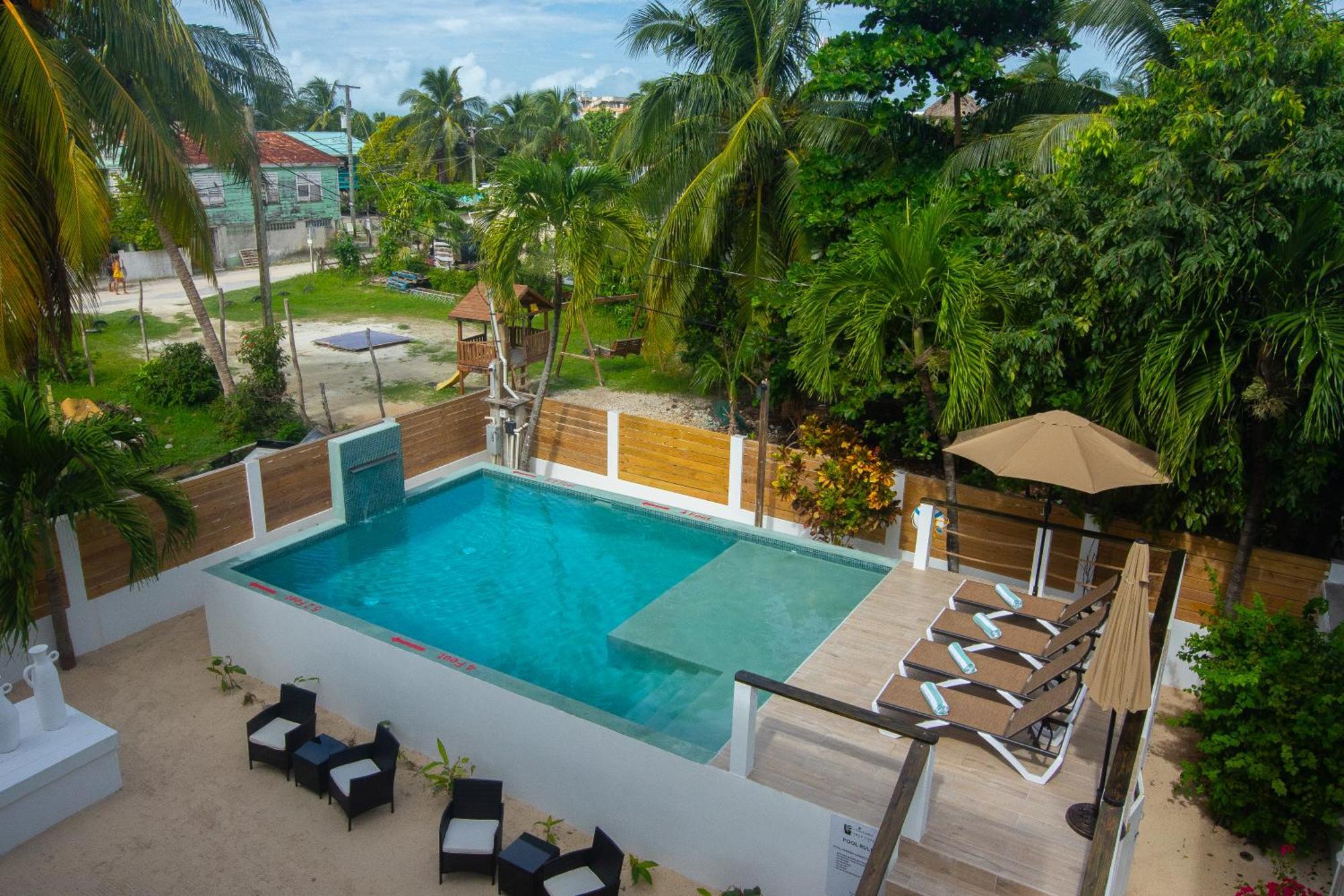 Treetops Hotel Caye Caulker Extérieur photo